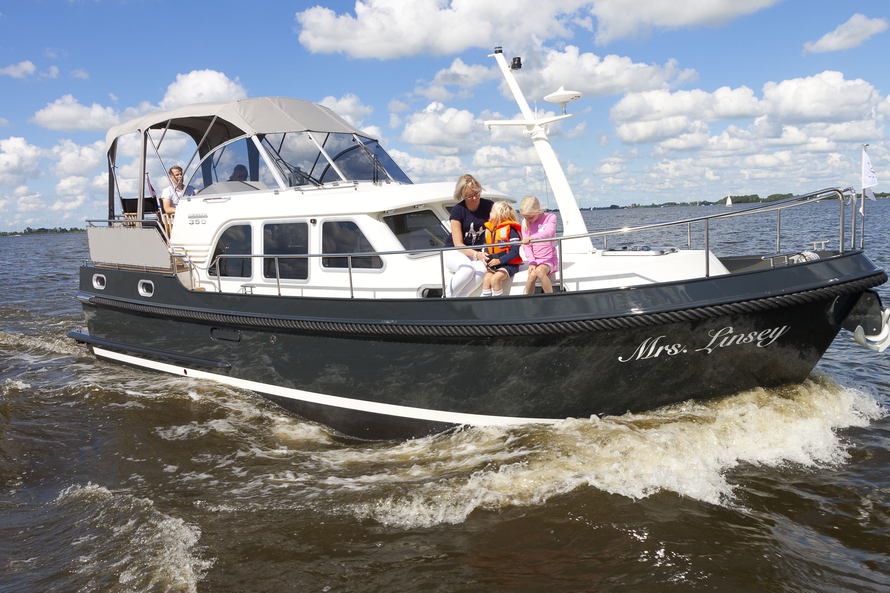 Установка судового дизеля Nanni N4.85 на водоизмещающую лодку от Linssen Yachts