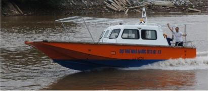 Оборудование скоростного катера ST 750 CN-V судовым дизелем Nanni Z6.300